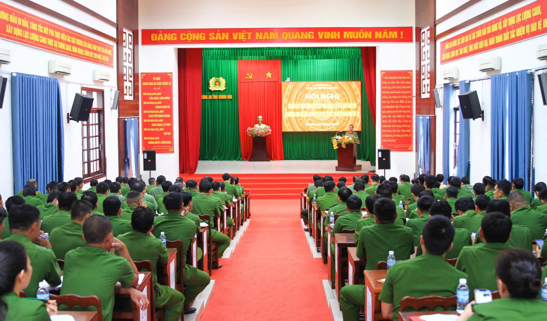 Các đại biểu tham dự hội nghị