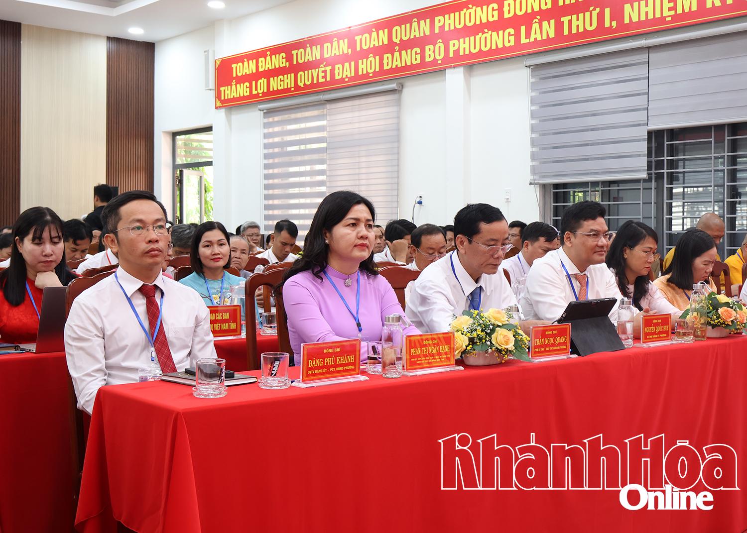 Các đại biểu dự đại hội.