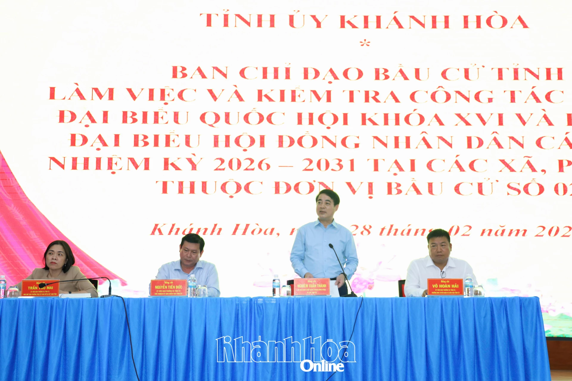 Bí thư Tỉnh ủy phát biểu tại cuộc làm việc với các xã, phường thuộc đơn vị bầu cử số 2.
