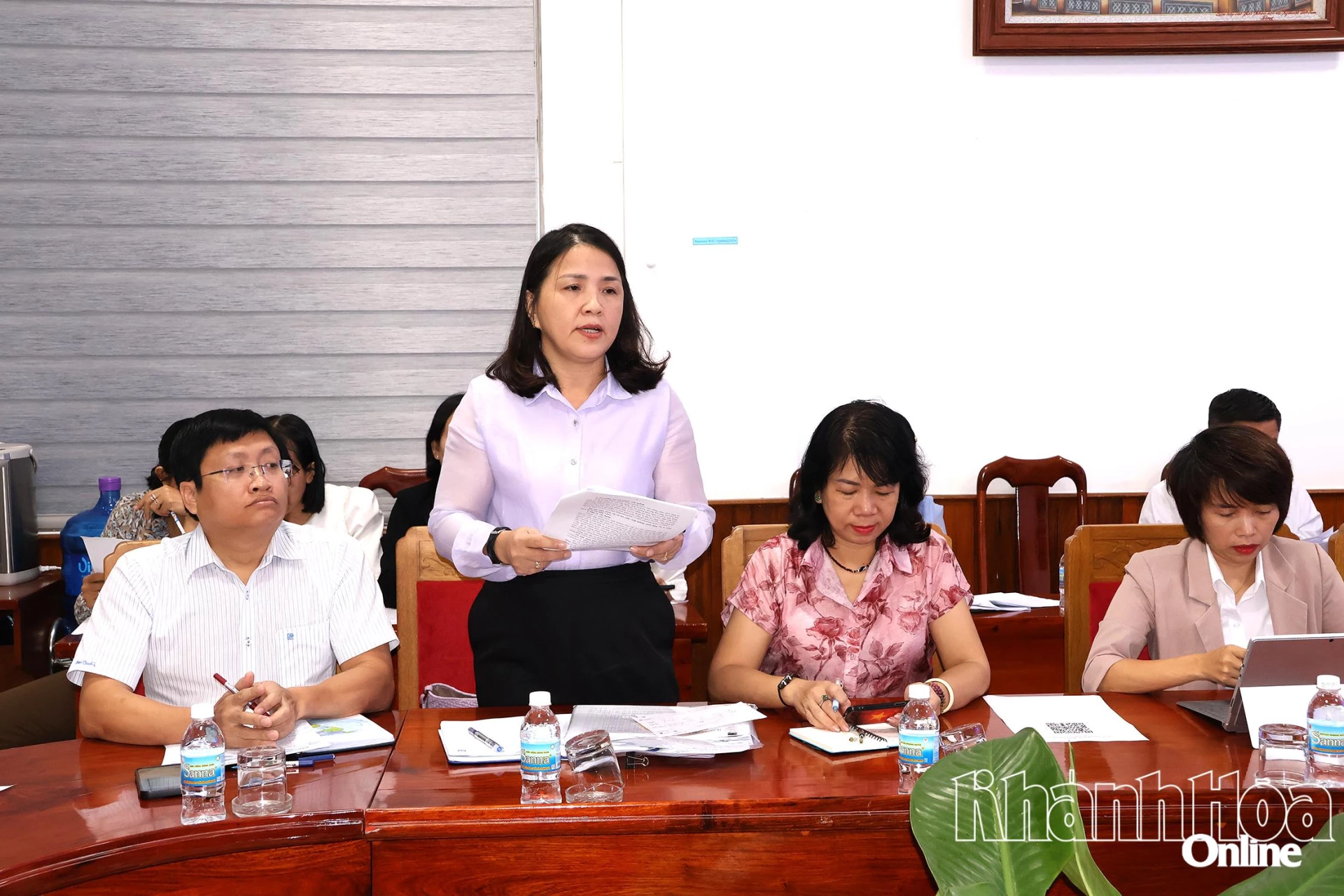 Lãnh đạo Chi Cục Thống kê tỉnh phát biểu tại cuộc họp.