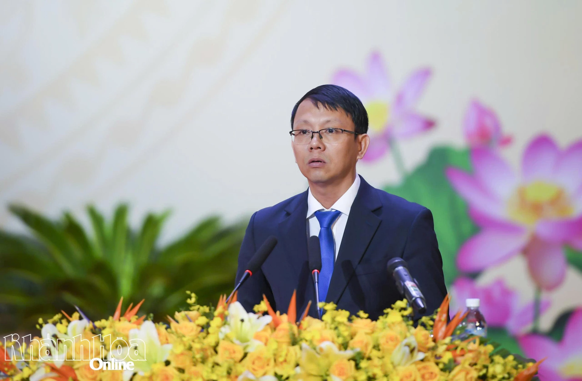 Đồng chí Nguyễn Thanh Hà - Phó Chủ tịch UBND tỉnh phát biểu tham luận.  